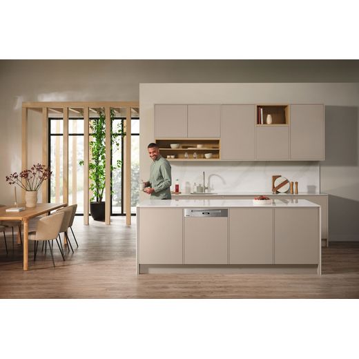 Miele Standard Dishwasher - Black - Dishwasher in kitchen